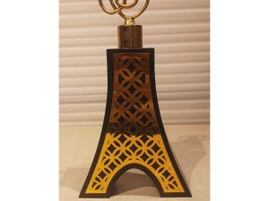 Black Eiffel Big Display