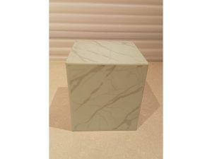 Acry Pista Marble Riser Big