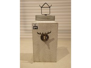 White Sq Display With Lid Med