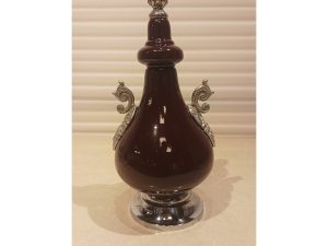 Marrom Jug Display